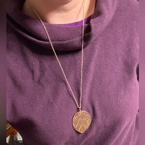 Rose gold leave pendant necklace NWOT